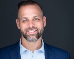 Brandon Beckham's Instagram, Twitter & Facebook