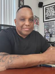 We definitely AIN'T no #hollabackgirl but we fake it nicely lol. Meredith  Andrade Rich Ortiz WILD 94.1