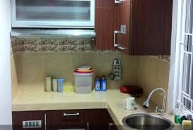 Ketika kita berbicara mengenai batu bata yang terlintas di pikiran kita adalah dinding atau lantai dasar rumah. Harga Lemari Gantung Dapur Dengan Berbagai Model Kitchen Set Jakarta