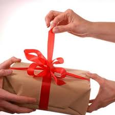 Mesela varlığıyla onları neşelendirecek bir canlıya ne dersiniz? Yeni Tanisilan Bir Arkadasin Evine Giderken Hediye Olarak Ne Alinabilir Kizlarsoruyor