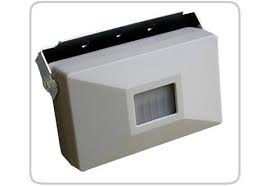 Protect your home with a simple magnetic sensor and alarm with an arduino uno. Entrance Alert Chime With Completely Wireless Pir Sensor And Adjustable Volume Contro Wireless Home Security Systems Home Security Systems Wireless Transmitter