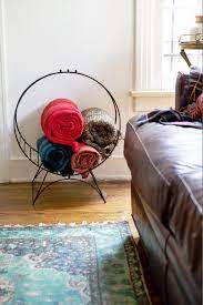 How To Store Show Off Blankets Throws In Style Apartment Decorating For Couples College Apartment Decor Apartment Decorating Rental
