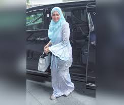 Download the complete song siti application song raya siti nurhaliza is an application that provides a collection of popular raya songs from siti. Siti Nurhaliza Temui Majlis Penasihat Kerajaan