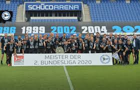 Bei zwei ausstehenden spielen belegt bielefeld den relegationsrang 16 einen platz hinter dem. Dsc Arminia Bielefeld Pe Twitter Meister Noch Mehr Schone Und Feierliche Bilder Findet Ihr In Unserer Bildergalerie Https T Co Q1ql9y1rxh Immerdabei Alleachtungarminia Dscfch Https T Co Rc04b7rwrt