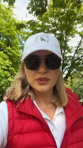 Przy weekendzie z przymrużeniem oka ;) , Właśnie wsiadam do taksówki, by  zdążyć na lotnisko i rozpocząć kolejną morską przygodę. 🚖🛳️, Rejsy to  wyjątkowy sposób na luksusowe wakacje i zwiedzanie świata ...