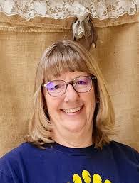 Courtney Gall's Instagram, Twitter & Facebook