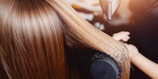 Czy suszenie włosów je niszczy? | Twardy Orzech