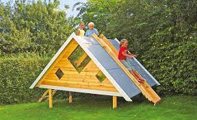 Setzen sie vier punktfundamente etwa 60 bis 80 zentimeter tief in die erde. Spielhaus Selber Bauen Selbst De