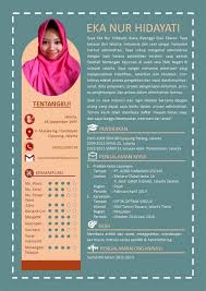 Namun sebetulnya masih banyak pencari kerja yang belum memahami bagaimana langkah menulis atau mengakibatkan cv dengan benar. Download 3 Contoh Cv Fresh Graduate Yang Menarik Dan Kreatif