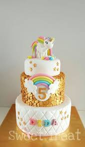 Torte Unicorno Per Feste Di Compleanno Con Pasta Di Zucchero Color Oro Torte Torte Unicorno Torta Di Unicorno