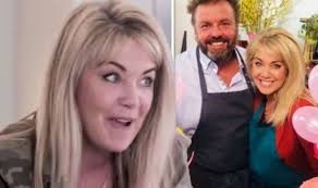 Homes under the hammer is a tv show built on the simple premise of buying a dilapidated or otherwise unwanted property at auction (no good house is ever sold at auction: Lucy Alexander Homes Under The Hammer Star Addresses Martin Roberts Marriage Speculation Celebrity News Showbiz Tv Express Co Uk