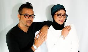The group comprises three brothers, namely datuk norman abdul halim, datuk yusry abdul halim and edry abdul halim'. Lagu Baharu Linda Untuk Arwah Anak