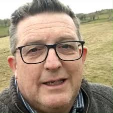 Would you like to dedicate a piece of classical music to someone? , John  Toal is asking you to send your requests to 👉  classicalconnections@bbc.co.uk, Classical Connections, this Sunday at 7PM 