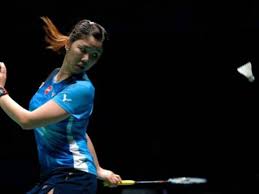 Badminton merupakan sejenis sukan menggunakan raket dan bulu tangkis yang dimainkan oleh sama ada dua orang pemain bertentangan (perseorangan) ataupun dua pasangan bertentangan (beregu), yang mana posisi pemain ialah bertentangan di dalam sebuah gelanggang empat segi yang. Z1ytlwehs7f5vm
