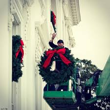Check spelling or type a new query. Melania Trump Unveils Her Final White House Christmas Decorations Daily Mail Online