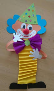 Hange Clown Basteln Tonpapier Zickzack Falten Basteliedeen Ideas Faschin Clown Basteln Muttertagsgeschenke Basteln Mit Kindern Fasching Basteln Mit Kindern