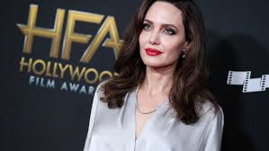 Ei nerd, não deixe de conferir Os Eternos Angelina Jolie Esta Em Negociacoes Para Estrelar O Filme