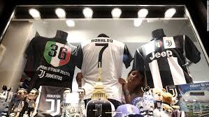 Get your juventus jersey, along with tons of juventus fc gear, shirts and apparel for cristiano ronaldo and more stars at our juventus fc store. Cristiano Ronaldo Arrives To Crowd Fanfare At Juventus Cnn