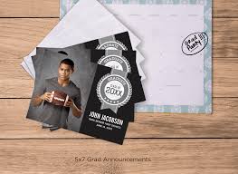 Looking for some awesome graduation announcement ideas? 5x7 Grad Announcements