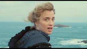 Marieme devient vic et entre dans la bande, pour vivre sa jeunesse. Portrait De La Jeune Fille En Feu Bande Annonce Vf Youtube