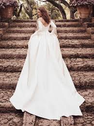 Looking for monique lhuillier wedding or at the best market prices? Monique Lhuillier Wedding Dresses From Fall 2020 Bridal Fashion Week