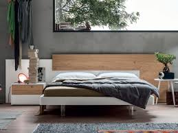 Ecco quindi che l'ingegno dei nostri interior designer si mette in moto: Camera Matrimoniale Con Armadio Ad Anta Battente Bianco E Legno Nodato Design Scandinavo Arredissima
