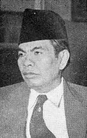 Sejarah dasar negara indonesia pancasila dan lahirnya pancasila sebagai dasar negara indonesia berserta dengan tokoh yang ikut andil merancang pancasila. Muhammad Yamin Tokoh Asal Sumbar Yang Usulkan Asal Kata Pancasila Kata Sumbar
