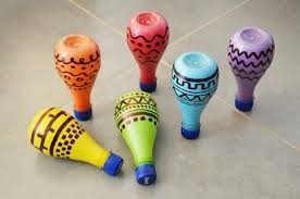 Maracas Selber Basteln 3 Diy Projekte Fur Fasching Oder Kindergeburtstag Mit Anleitung Plastikflaschen Basteln Musikinstrumente Basteln Instrumente Basteln