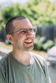 Kim Lakin's Instagram, Twitter & Facebook