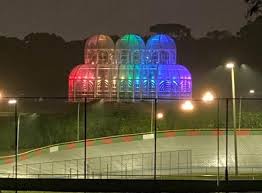 O jardim botânico de curitiba foi inaugurado em 5 de outubro, de 1991, e é considerado um dos princi. Estufa Do Jardim Botanico Nas Cores Da Bandeira Lgbti Comemora O Dia Do Orgulho Bem Parana