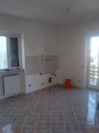 Affittasi stanza singola (340) e/o doppia (290 a persona), recentemente ammobiliate in zona rebibbia (capolinea metro b, da cui dista 2 minuti a piedi), in … 320 € €. Appartamento Selva Candida A Roma In Affitto