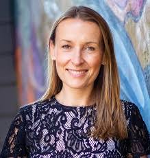 Ana Mirza's Instagram, Twitter & Facebook