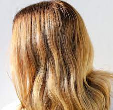 Fact Squeezing Lemon In Your Hair Only Leaves You With Pips And Pulp Using A Golden Shade Will Give You That Lumin Golden Hair Color Light Blonde Hair Hair
