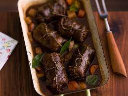 Rinderrouladen Im Backofen Einfach Lecker Daskochrezept De