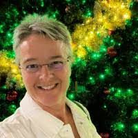 Caroline Monk's Instagram, Twitter & Facebook