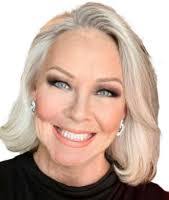 Colette Holt's Instagram, Twitter & Facebook