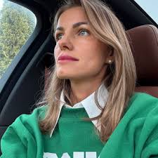 Kapitanka polskiej reprezentacji narodowej w piłce nożnej, królowa  strzelczyń hiszpańskiej ekstraklasy, jedna z najlepszych napastniczek na  świecie