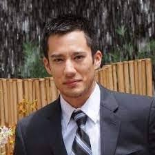 Derek Greenberg's Instagram, Twitter & Facebook