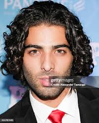 Armando Lucas Correa and Maripily Rivera arrive at the Estrellas Del...  News Photo