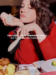 Christmas might get messy… but your hair doesn't have to. ✨ Between the  chaotic dinners preparations, the family (secrets) drama, the last-minute  gifts — at least one thing can stay perfectly peaceful: