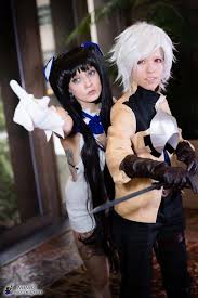 Lovable goof bell cranel wants an adventure, and when he meets the diminutive goddess hestia, he gets much more than he bargained for. Wrong Dungeon Danmachi Bell And Hestia By Mystearicatoa On Deviantart