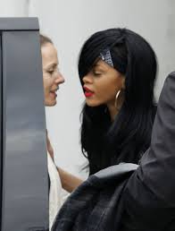 Rihanna Photos Photos Rihanna Lands In Sydney Rihanna Rihanna Photos Hair