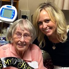 Dad who was laid off gets hundreds of job offers after handing out resumes 