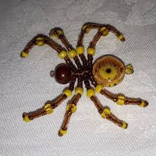 Araignee Perlee Magnetique Jaune Et Marron Araignee Araignees Perles Creations