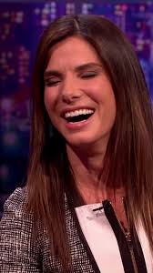 #sandrabullock rapping 'rapper's delight' = 🔥 #thejrshow