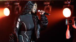 She is best known for her hit song djadja that has more than 700 million views on youtube. Aya Nakamura Jouera Au Prestigieux Festival Coachella En 2020