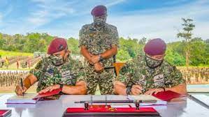 Panglima angkatan darat saat ini adalah jenderal datuk seri ahmad hasbullah mohd nawawi, yang menggantikan jenderal tan sri zulkiple kassim pada 3 september 2018. Panglima 3 Div Berita Tentera Darat Malaysia