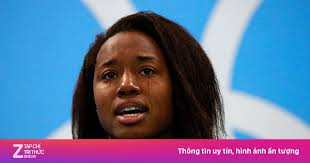 Nữ VĐV da màu đầu tiên đoạt HCV Olympic bơi lội