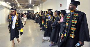 Oakwood University Grads Waiting To Walk The Stage And Accept Their Degrees Pan African Stoles By Gradzo Oakwood University Private University Dream College
