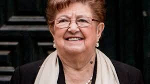 Ángel, Rosa, Juan o Antonia: las vidas que la pandemia se ha llevado